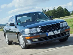 XF10 (1989–1992)